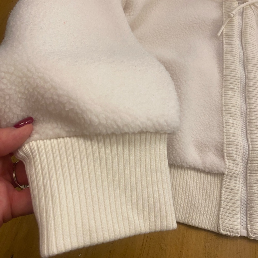 All in Motion Women’s White Fleece New Hooded Jacket size - Picture 6 of 13